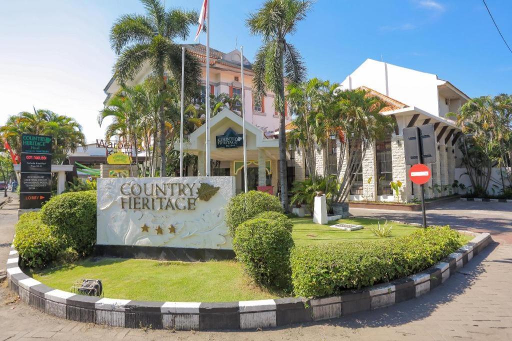 Country Heritage Resort Hotel Surabaya Luaran gambar
