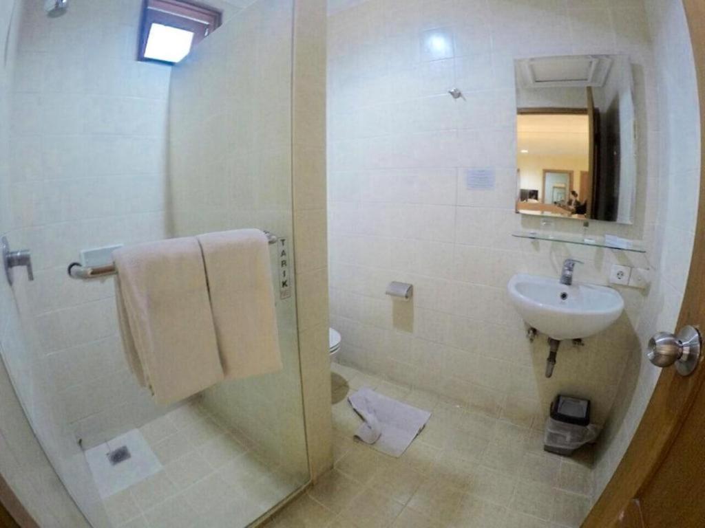 Country Heritage Resort Hotel Surabaya Luaran gambar