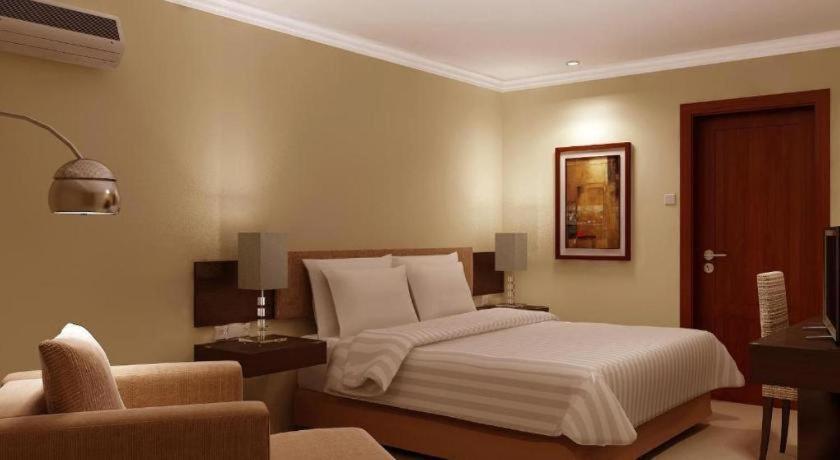 Country Heritage Resort Hotel Surabaya Luaran gambar