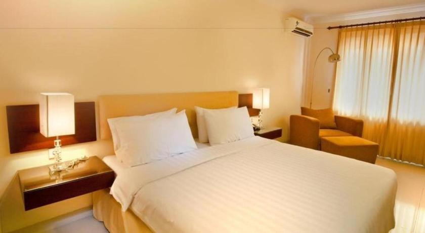 Country Heritage Resort Hotel Surabaya Luaran gambar